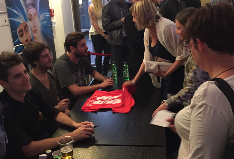 2Cellos: meet and greet mit den Fans nach dem Konzert