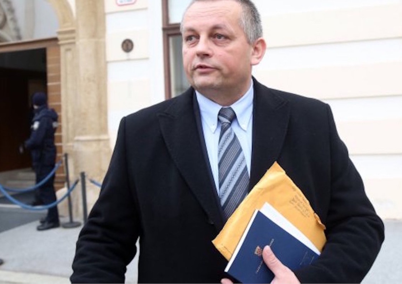 Veteranenminister Mijo Crnoja tritt zurück