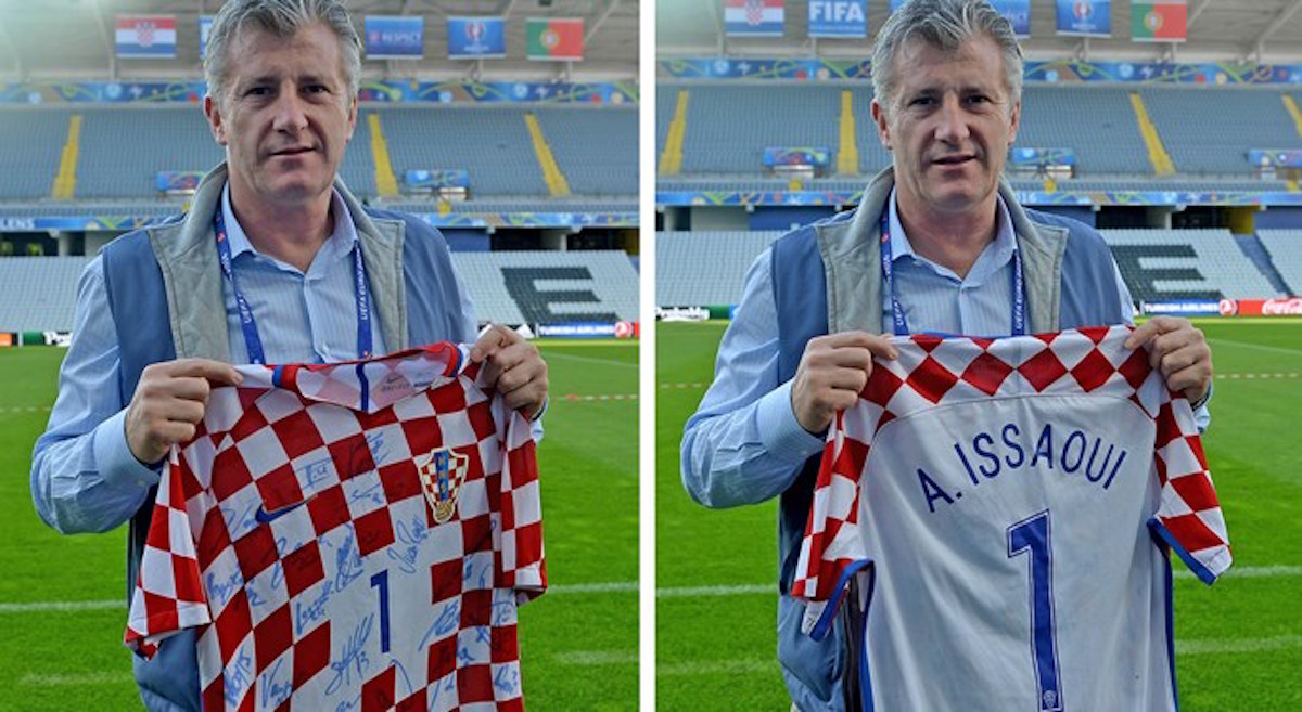 Der Kroatische Fußballverband HNS schenkt dem verletzten UEFA-Mitarbeiter Abdel Issaouij ein Nationaltrikot mit den Unterschriften aller kroatischen Spiele.