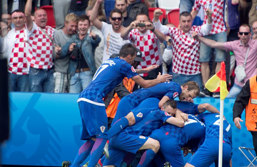 kroatien-tuerkei-1-0-luka-modric-fan-em-2016