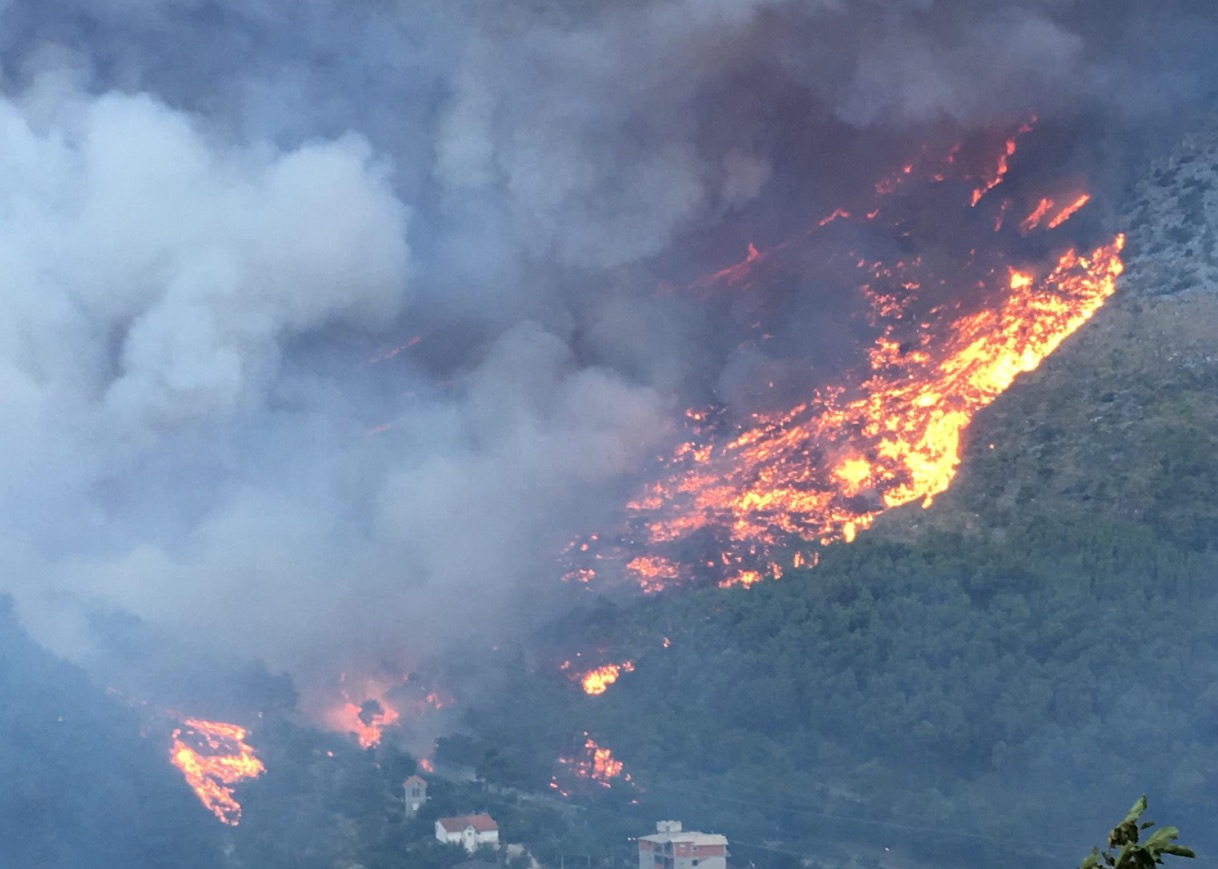 Waldbrand bei Split / Kroatien